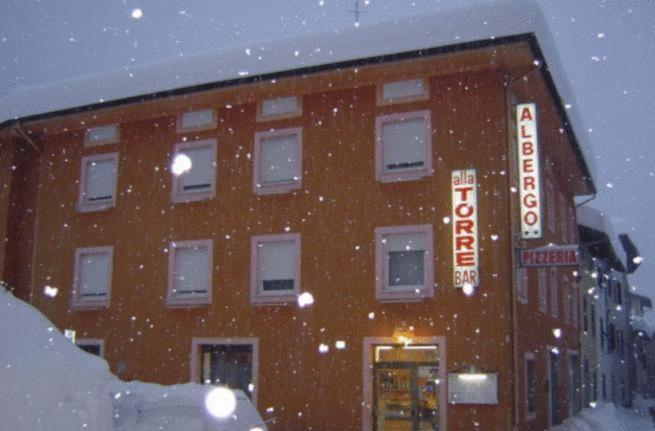 Albergo Alla Torre Caldonazzo Kültér fotó